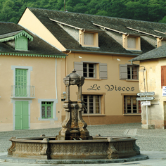 façade2-hotelleviscos-saintsavin-hautespyrenees.jpg 