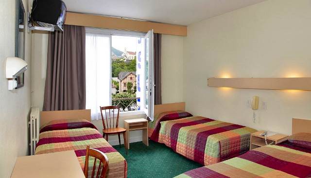 Lourdes hotel Sainte Suzanne (1)