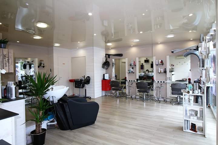 Le Petit Salon Salon De Coiffure Argeles Gazost Agence Touristique Des Vallees De Gavarnie